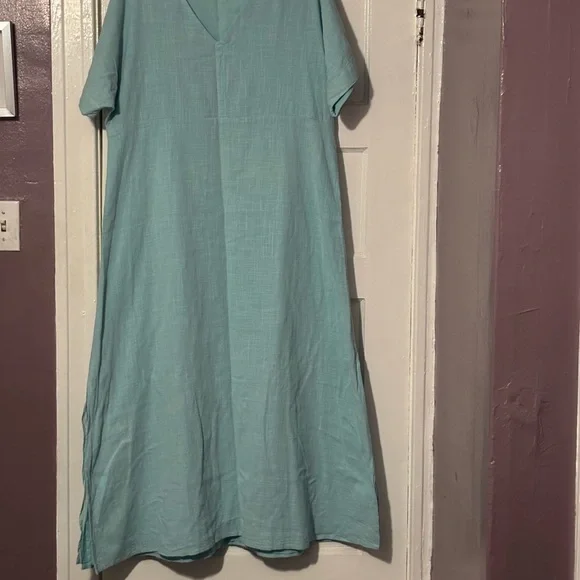 Nomad Soft Blue V-Neck Top - Picture 3 of 11